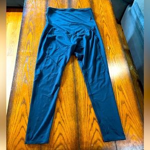 Black athletic maternity legging